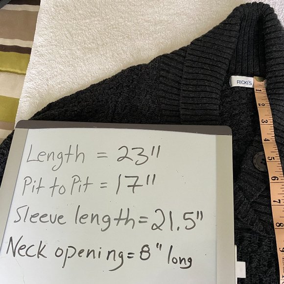 Vee neck sweater - Picture 5 of 5